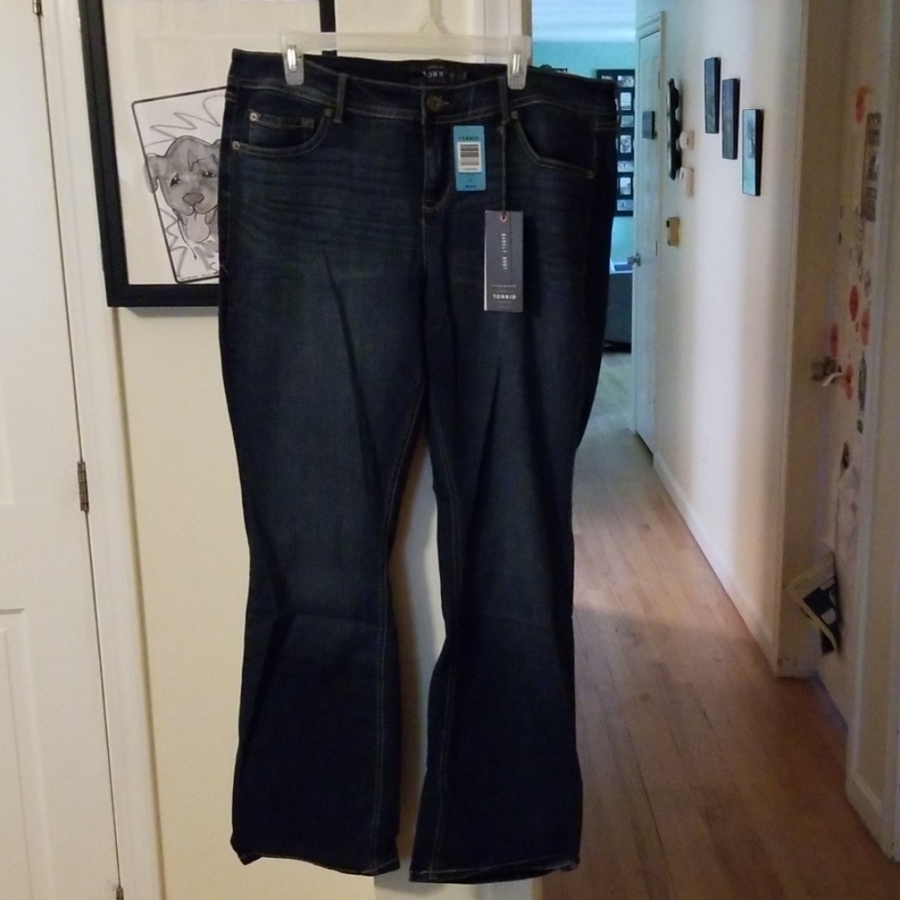 Torrid NWT sz 18R Barely Boot Denim